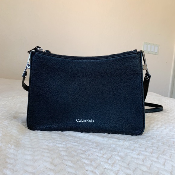 Calvin Klein Sonoma Bubble Lamb Novelty Messenger Crossbody - Picture 3 of 13